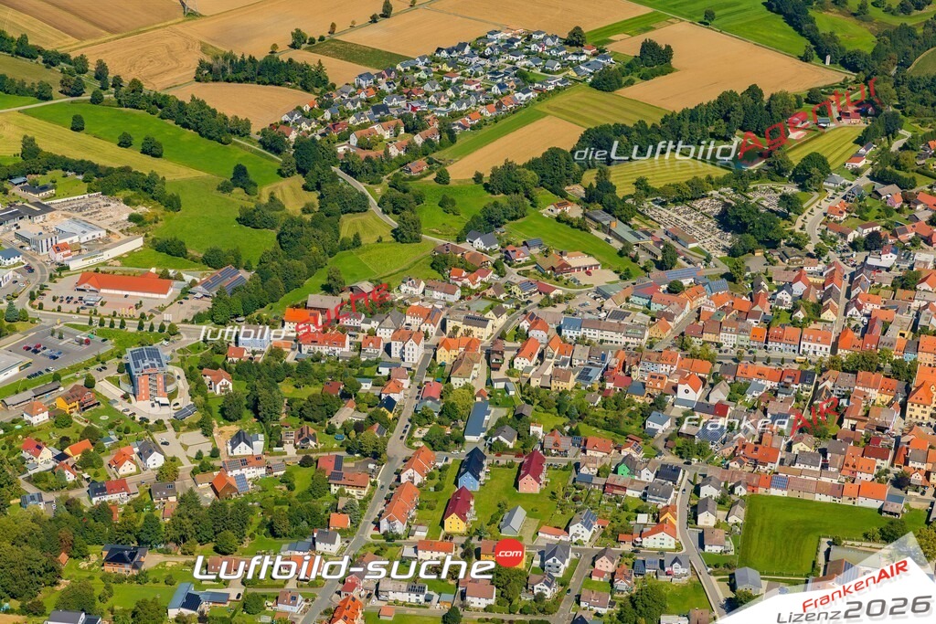 Luftaufnahme von Vohenstrauß - Die Luftaufnahme wurde 2025 vom UL-Flugzeug heraus erstellt ( keine Drohne ) - Hochauflösende Luftaufnahme - für professionelle Ausdrucke geeignet. Die Geschenkidee !Mit Lizenz und Bildrechte bestellbar