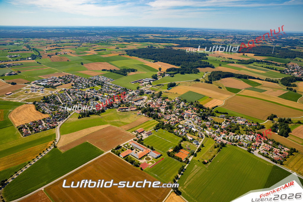 Das Luftbild zeigt :  Ried - Die Luftaufnahme wurde 2024 vom UL-Flugzeug aus erstellt ( keine Drohne ) - Hochauflösende Luftaufnahme - Für grossformatige Ausdrucke geeignet. Die Geschenkidee !Mit Lizenz und Bildrechte bestellbar