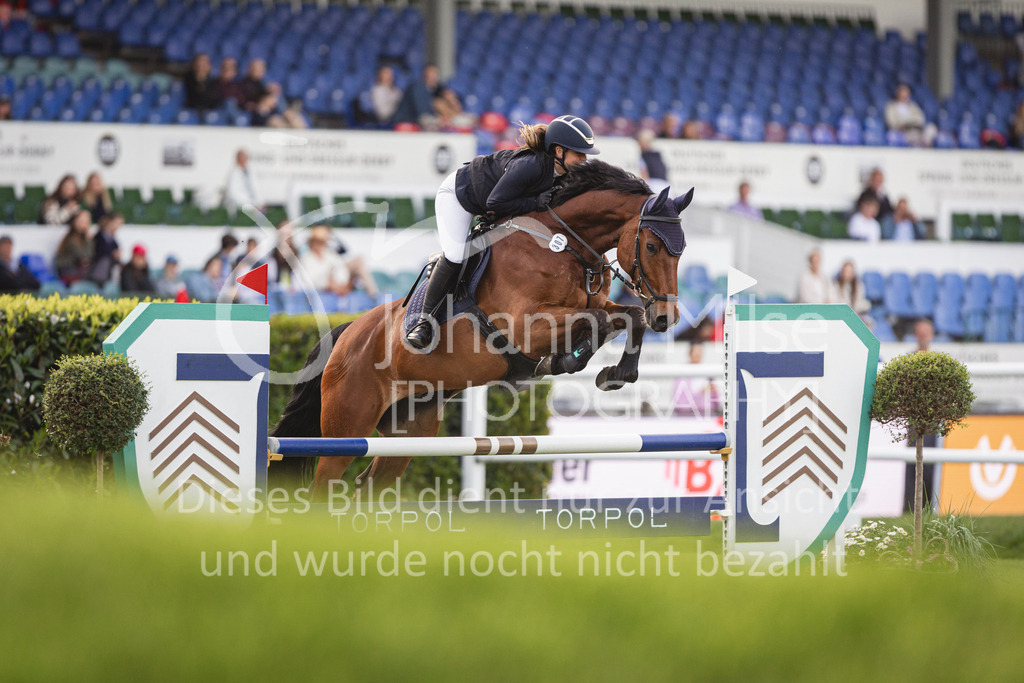 240510_Hamburg_Amateur-Small-349 | Deine schönsten Turniermomente als professionelle Fotos! Entdecke hochwertige Pferdesport-Fotografie im Online-Shop. Jetzt Fotos finden & bestellen!