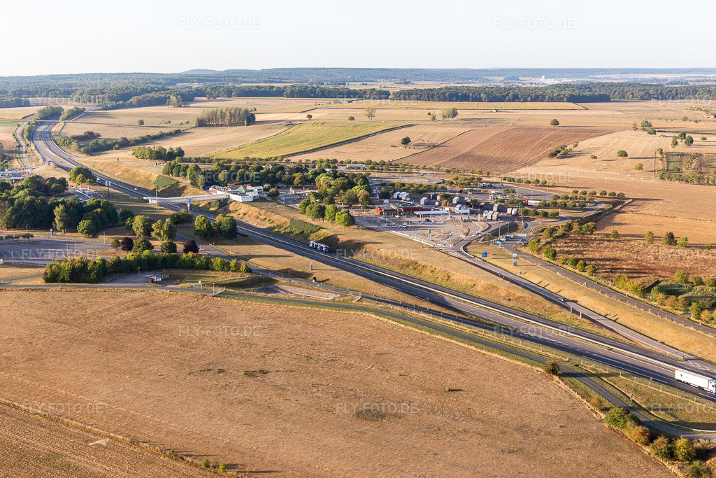 Luftbild: A31 Raststätte Aire de Sandaucourt in Sandaucourt im Bundesland Vosges in Frankreich. Foto: IMG_118428.jpg vom 16.09.2019 durch Werner Riehm/FLY-FOTO.de