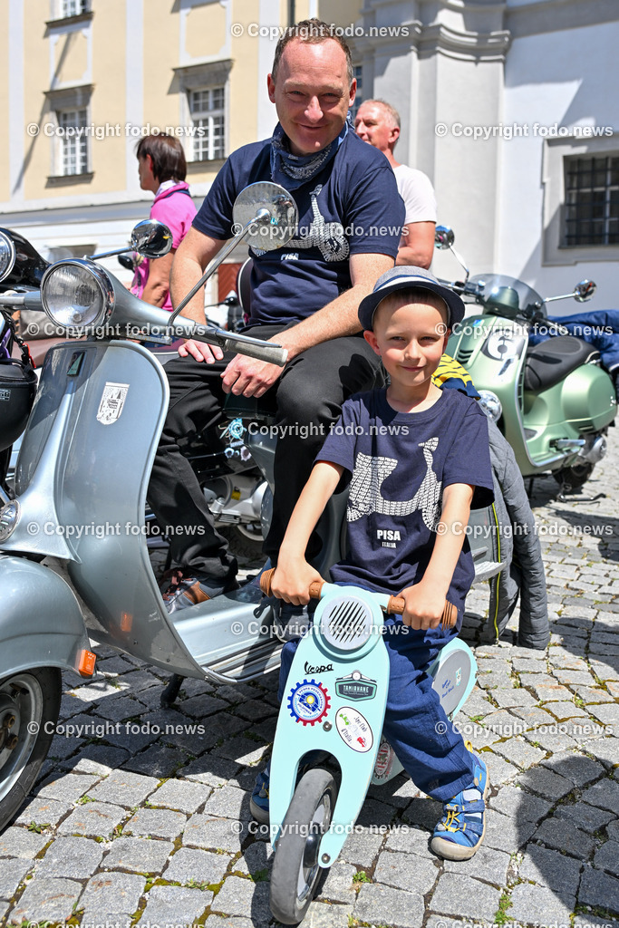 Lets Vespa togehter_ Neuhofen_ 05.05.2024-116 | 05.05.2024, Neuhofen, Kremsmuenster, AUT, Lets Vespa togehter 2024, Vespatreffen, im Bild Teilnehmer Vespatreffen, Motorsport Stadler