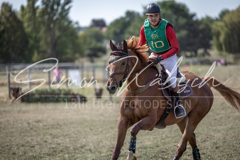 20250907-_3LI1334 | Tierfotografie Pferde, Hunde, Katzen, Haustiere.
Turnierfotografie Reitturniere, Reiten, Springreiten, Dressur in Hanau, dem Main-Kinzig-Kreis und dem Rhein-Main- Gebiet um Frankfurt