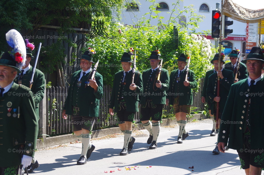 IMGP4176 | fotografiert von Axel PollmannLeonhardi Wallfahrt Benediktbeuern und Murnau, Fronleichnam, Fasching, Landschaft im Loisachtal und Benediktbeuern  - Realisiert mit Pictrs.com