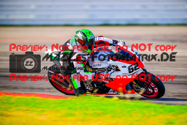 MaZZes_FotoMatrix_240520_6021986_2618 | WEISS