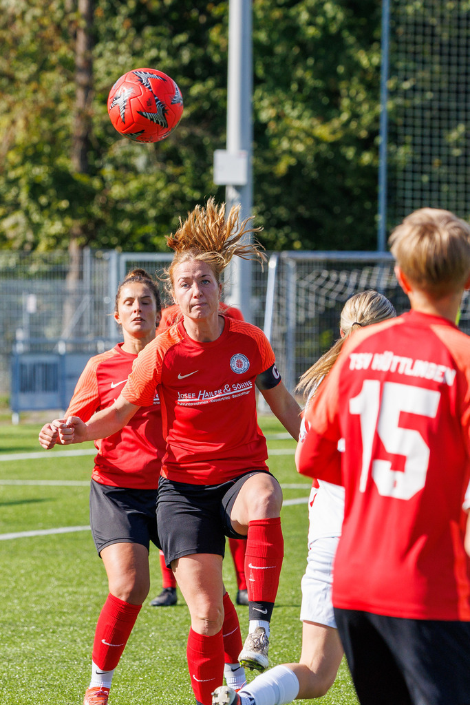 FCHHÜT_251003_3220 | 1.FC Heidenheim 1846 II vs. TSV Hüttlingen, Fußball, Frauen, Bezirkspokal, 2025/2026, 1.Runde, 03.10.2025 in Mergelstetten, Sportplatz 2(Foto: Michael Bulling) - Realisiert mit Pictrs.com