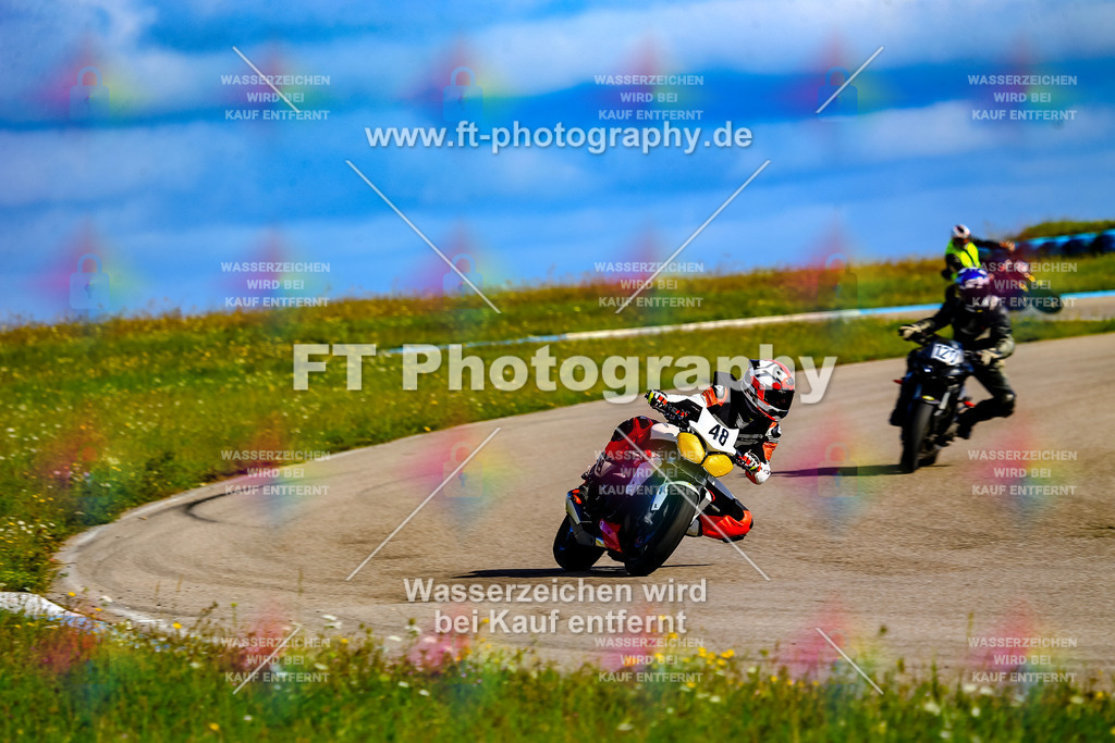 048-5073 | Hier findet Ihr Bilder von Touristenfahrten auf der Nürburgring Nordschleife oder von anderen Veranstaltungen die ich besucht habe. Viel Spass beim Durch Schauen 