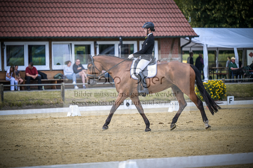 DOS_0040 | Entdecke hochwertige Reitturnierfotos von Foto Oger. Professionell, emotional und authentisch – jetzt Lieblingsmomente im Shop bestellen.Deutschlandweite Turnierfotografie. - Realisiert mit Pictrs.com