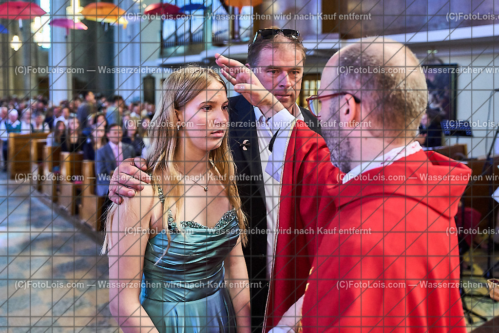 ALP0912_PfarrFirmung Wieselburg_Firmvorgang | (C)FotoLois.com, Alois Spandl, Firmung in der Pfarrkirche Wieselburg mit Generalvikar Dr. Christoph Weiss, Dechant Pfarrer Daniel Kostrzycki und Monignore Franz Dammerer, Sa 15. Juni 2024.