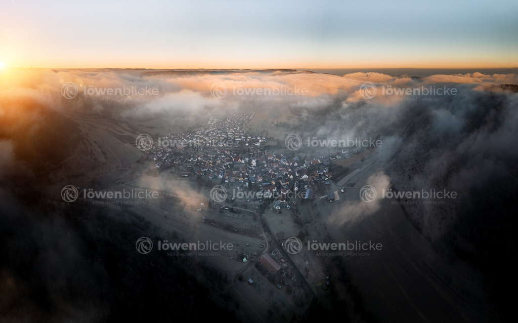 Blick von der Alb auf Unterböhringen am frühen Morgen | löwenblicke | shop