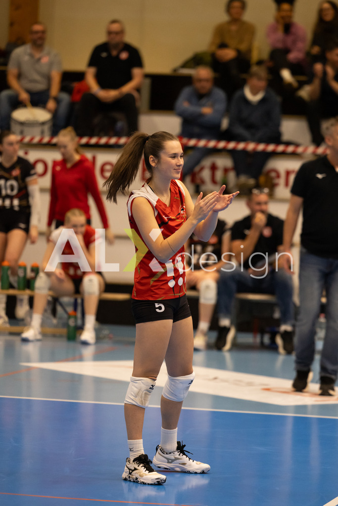 Volleyball I Frauen I Saison 2025-2026 I CEV Volleyball Challenge Cup 2026 | Women I 16th Finals I VC Kanti Schaffhausen - TJ Ostrava I 03.12.2025 | TJ Ostrava - 5 Nela Tobiášová (CZ) – Libera - Realisiert mit Pictrs.com