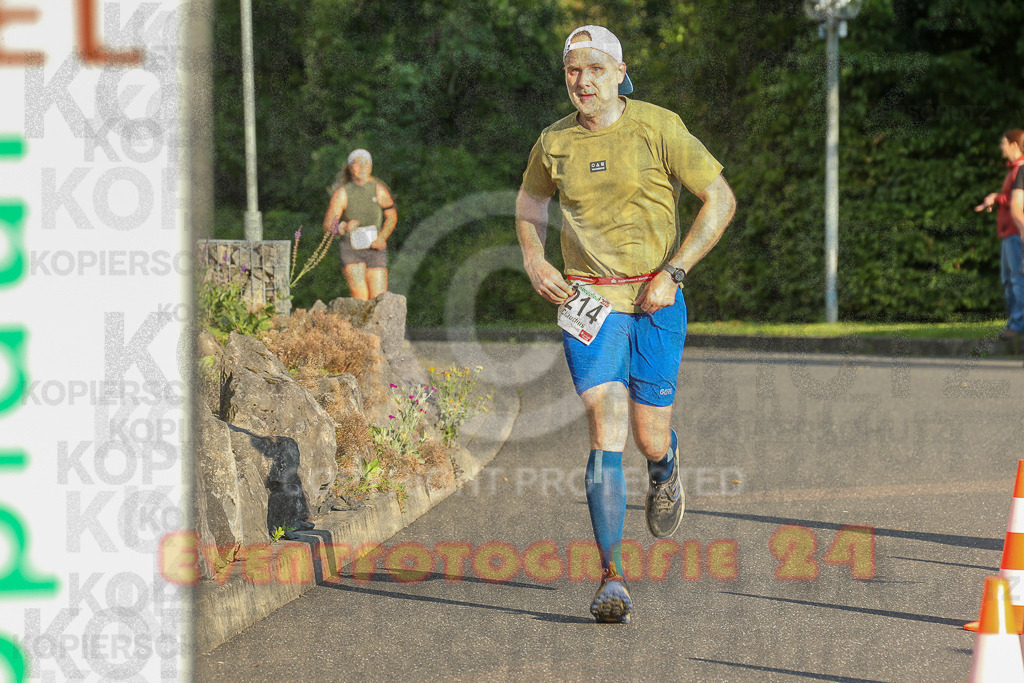 250801_1922_EX1_7737 | Sportfotografie im Rhein-Sieg Kreis, Köln, Bonn, NRW, Rheinland Pfalz, Hessen, etc. Unser Tätigkeitsfeld umfasst den Laufsport vom Volkslauf über den Marathon, Duathlon, Triathon bis zum Ultralauf wie Kölnpfad Ultra oder Schindertrail.