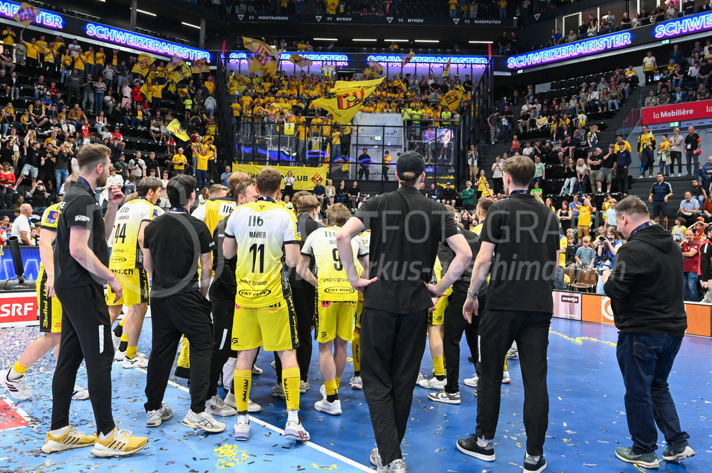 Zug United - HC Rychenberg - 25. April 2026 | Die HCR-Spieler bedanken sich bei ihren Fans für die grossartige Unterstützung am L-UPL Superfinal-Spiel zwischen Zug United und HC Rychenberg am 25. April 2026 in der BCF Arena, Fribourg, Schweiz.Bild: Sportfotografie Markus Aeschimann | www.markus-aeschimann.ch - Realisiert mit Pictrs.com