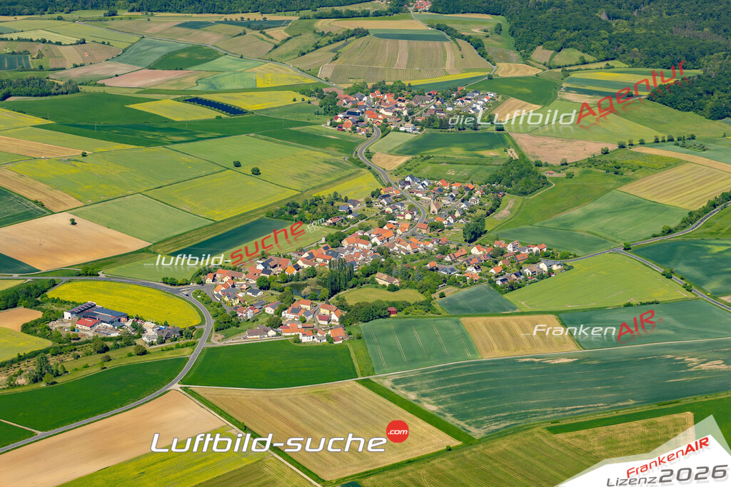 Schrägluftbild  Hundelshausen  Michelau im Steigerwald - Das Luftbild wurde 2025 vom UL-Flugzeug heraus erstellt ( keine Drohne ) - Hochauflösende Luftaufnahme -Nicht vergleichbar mit Google Maps oder Satelittenbilder- Die Geschenkidee !Mit Lizenz und Bildrechte bestellbar