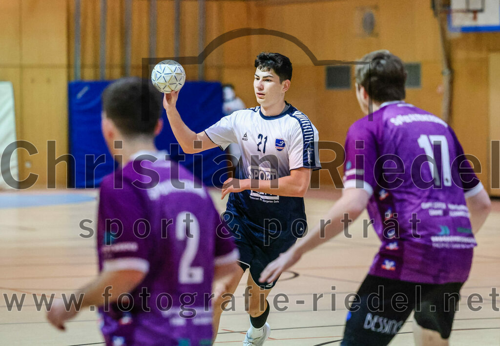 2023-11-11_020_SpVgg_Altenerding_gegen_HC_Donau-Paar | Erding, Deutschland, 11.11.2023:
Handball, Bezirksoberliga Männer 2023 / 2024, 7. Spieltag, SpVgg Altenerding gegen HC Donau/Paar, Endergebnis: 44:32

Korbinian Geis (HC Donau/Paar, #21)

Foto: Christian Riedel / fotografie-riedel.net