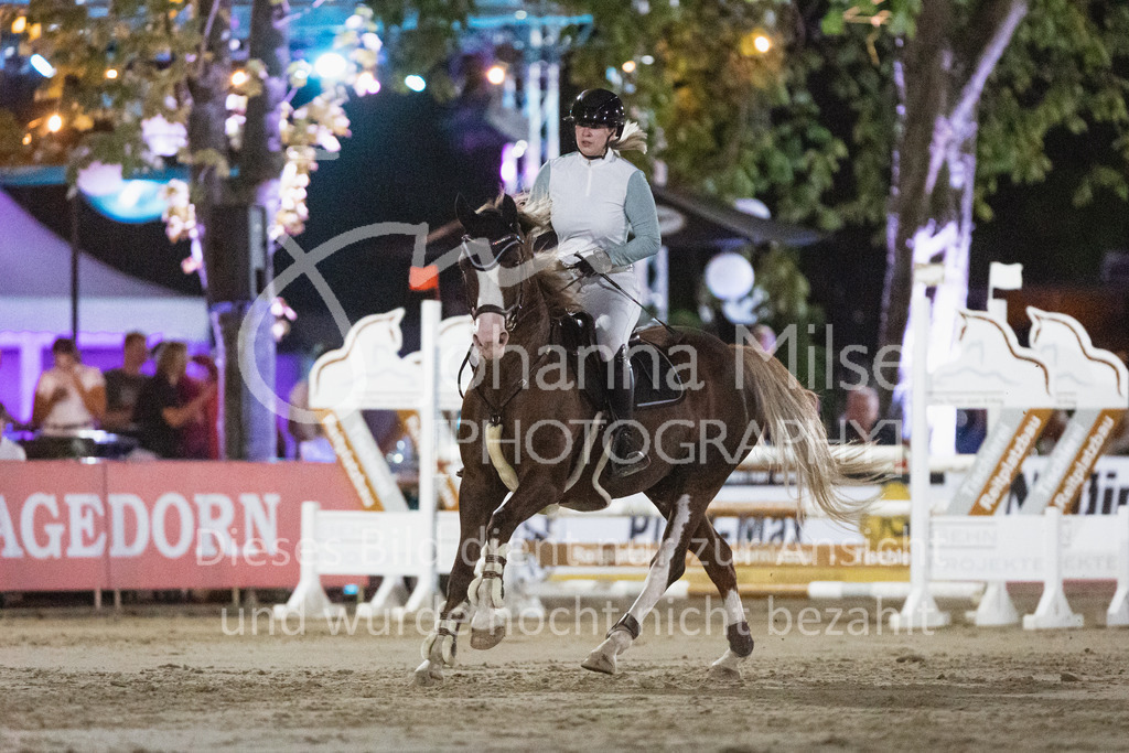 220825_Delbrueck_A1-Mannschaft-479 | Deine schönsten Turniermomente als professionelle Fotos! Entdecke hochwertige Pferdesport-Fotografie im Online-Shop. Jetzt Fotos finden & bestellen!