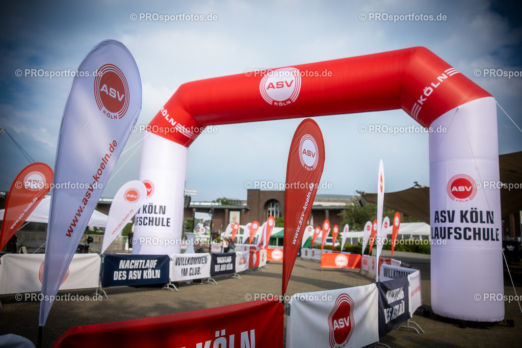 21. ASV Nachtlauf; Koeln, 08.05.24 | Impressionen vom 21. ASV Nachtlauf am 08.05.24 am Tanzbrunnen in Koeln. Foto: BEAUTIFUL SPORTS/Axel Kohring