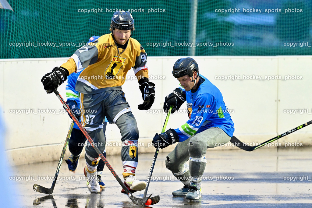 ASKÖ Ballhockey Villach vs. VAS Ballhockey | #97 Pirsch Christoph, #19 Wieltschnig Luca, ASKÖ Ballhockey Villach vs. VAS Ballhockey, ASKÖ Ballhockey Villach vs. VAS Ballhockey am 08.05.2024 in Villach (Sportplatz Landskron), Austria, (Photo by Bernd Stefan)