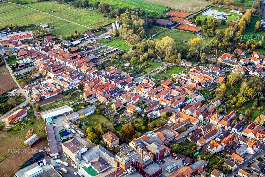 Hauptstraße W | Luftbild: Hauptstraße W in Bellheim im Bundesland Rheinland-Pfalz in Deutschland. Foto: IMG_4613.jpg vom 10.11.2006 durch Werner Riehm/FLY-FOTO.de - Realisiert mit Pictrs.com