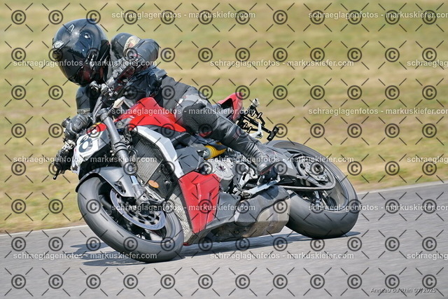 25bt04-1313 | markuskiefer.com - Realisiert mit Pictrs.com