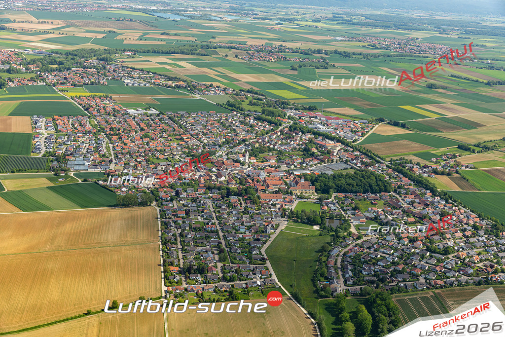Das Luftbild der Stadt Alteglofsheim wurde 2021 vom Flugzeug heraus erstellt (keine Drohne) Aufnahmehöhe ca.450 Meter- hohe Bildauflösung und Druck-Qualität garantiert!