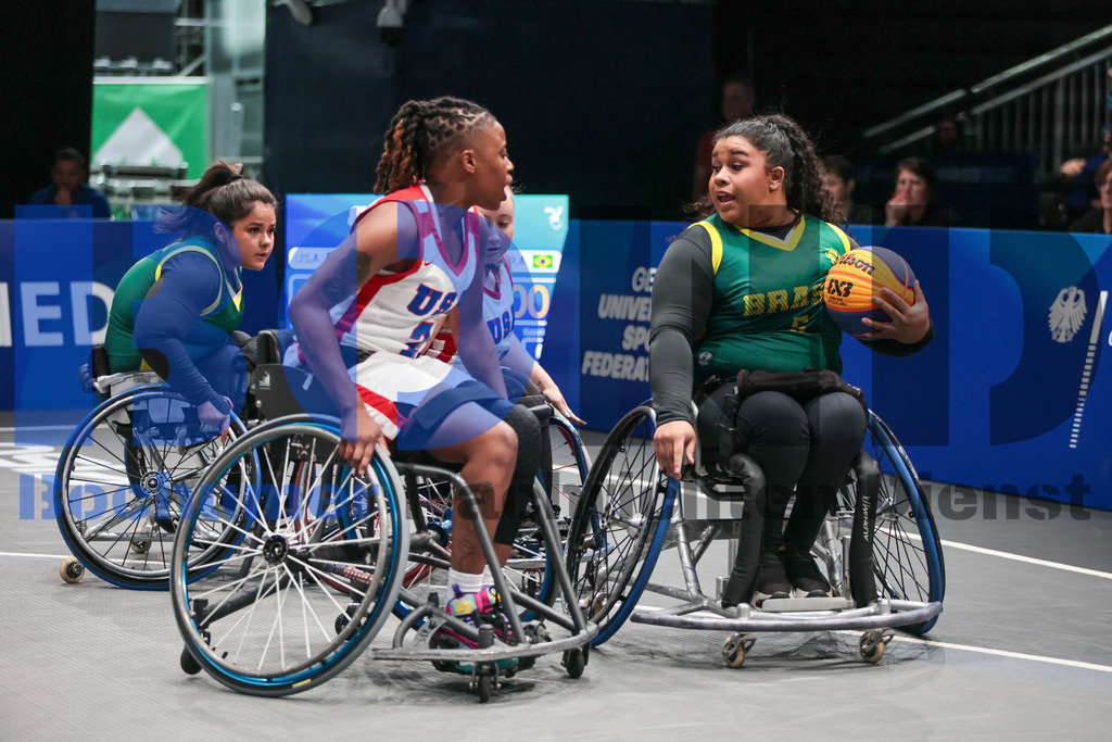 SES_TTG3X320250717-108 | bond - Realisiert mit Pictrs.com