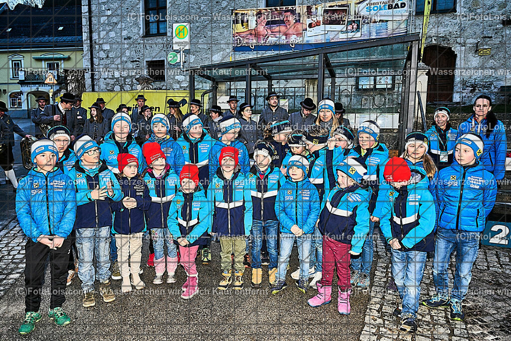 ALP2242_FMC-Wellcome_SchiclubKinder | (C)FotoLois.com, Alois Spandl, World Criterium Masters Ski Alpin 2023 Hochkar, WellcomeFeier mit Siegerehrungen Slalom A + GiantSlalom C, Mo 20. März 2023.