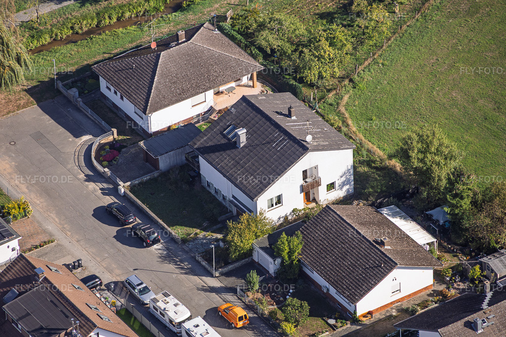 Luftbild: Ortsansicht im Ortsteil Sickenhofen in Babenhausen im Bundesland Hessen in Deutschland. – Foto: IMG_159321.jpg vom 22.09.2026 durch Werner Riehm/FLY-FOTO.de – Auflösung des Originals: 6000 x 4000 px
