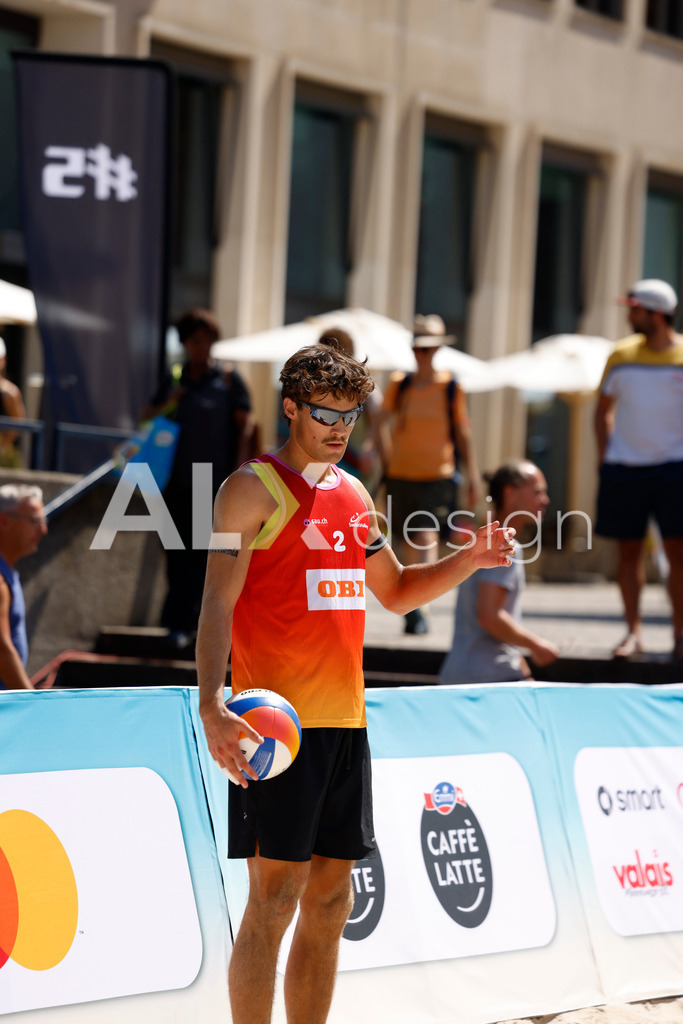 Obi BeachTour 2026 - Basel | BASEL, SWITZERLAND - JULY 18: SIMON LEFFLER (SUI)  during the Obi BeachTour 2026 match between ALLEMANN / LEFFLER (SUI) and MASSEREY / SCHNEGG (SUI) at Barfüsserplatz on July 18, 2026 in Basel, Switzerland. - Realisiert mit Pictrs.com