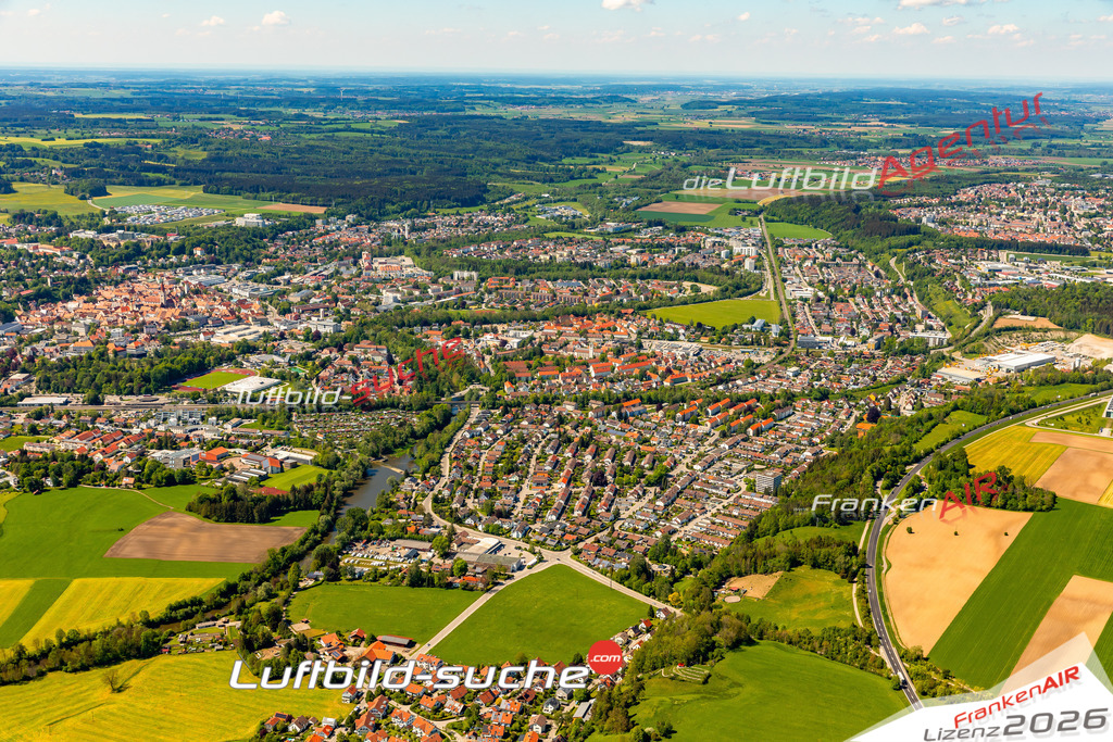 Das Luftbild zeigt :  Kaufbeuren - Die Luftaufnahme wurde 2024 vom UL-Flugzeug aus erstellt ( keine Drohne ) - Hochauflösende Luftaufnahme - Für grossformatige Ausdrucke geeignet. Die Geschenkidee !Mit Lizenz und Bildrechte bestellbar