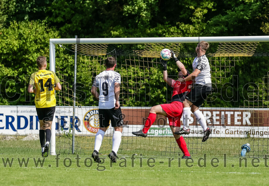 2023-07-09_036_FC_Moosinning_II_gegen_FC_Herzogstadt | Moosinning, Deutschland, 09.07.2023:
Fußball, Kreisliga 2023 / 2024, Testspiel, FC Moosinning II gegen FC Herzogstadt, Endergebnis: 2:1

Foto: Christian Riedel / fotografie-riedel.net