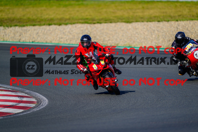 MaZZes_FotoMatrix_240724_6007705_2-461 | GELB