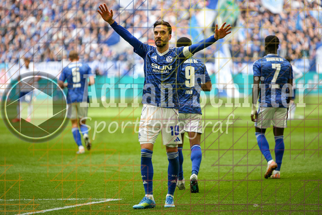 05.04.2026, GER, Fussball, Herren, 2. BL, Saison 2025/2026, FC Schalke 04 - Karlsruher SC | Kenan Karaman (S04) Torjubel, jubelt nach seinem Treffer zum 1:0 