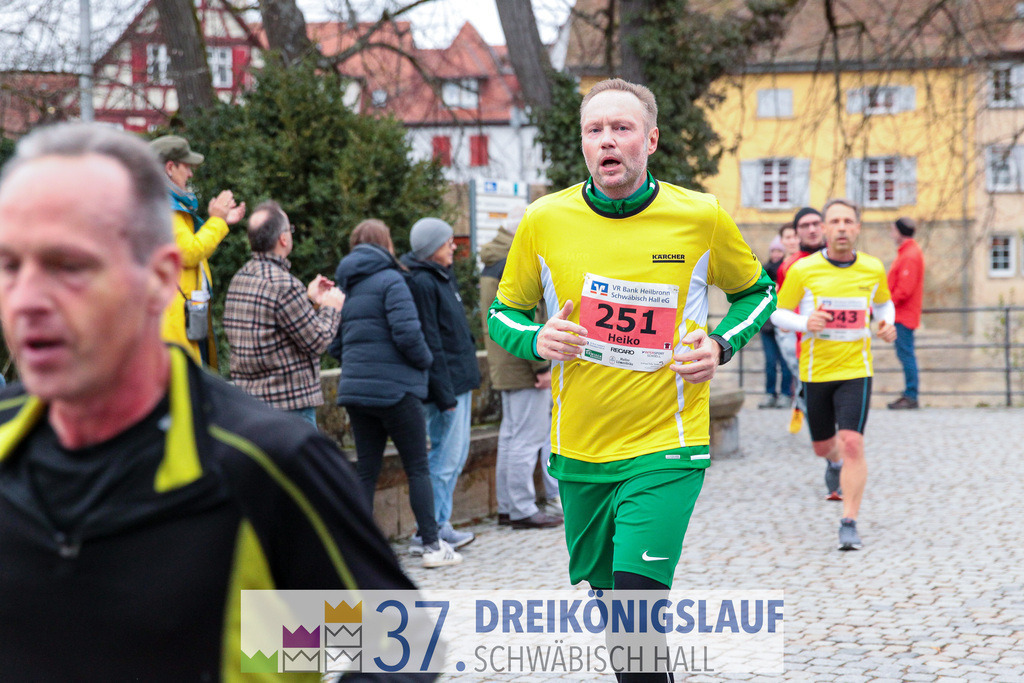 VR Bank Hauptlauf 10000m | 3 Koenigslauf 2023 - Realisiert mit Pictrs.com