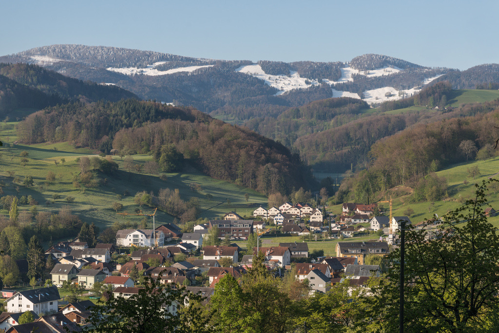 Blick aufs Oberdorf | in Ziefen, Baselland, Schweiz. - Realisiert mit Pictrs.com