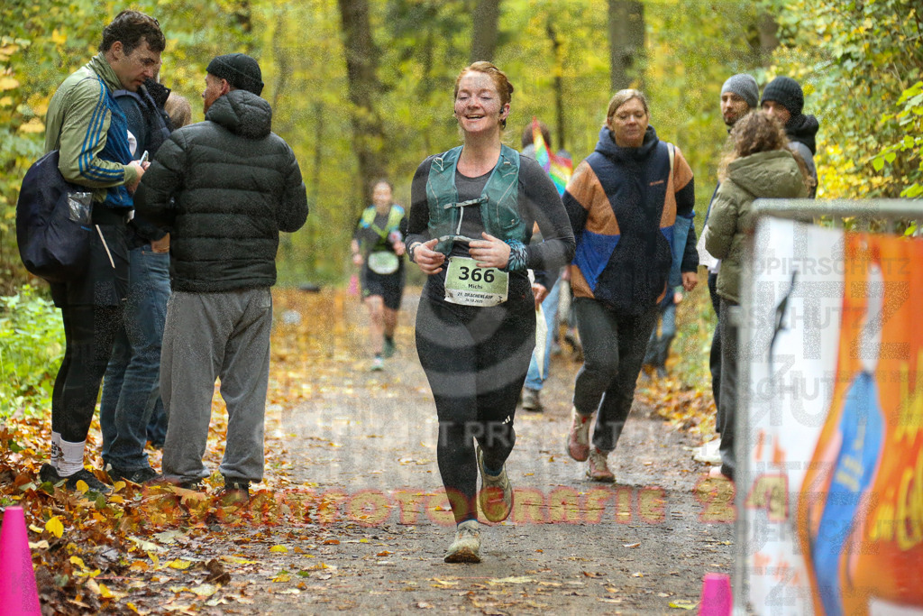 251026_1337_EX1_3757 | Sportfotografie im Rhein-Sieg Kreis, Köln, Bonn, NRW, Rheinland Pfalz, Hessen, etc. Unser Tätigkeitsfeld umfasst den Laufsport vom Volkslauf über den Marathon, Duathlon, Triathon bis zum Ultralauf wie Kölnpfad Ultra oder Schindertrail.