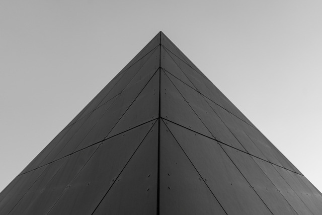 STPBNW | strange eyez - Realisiert mit Pictrs.com