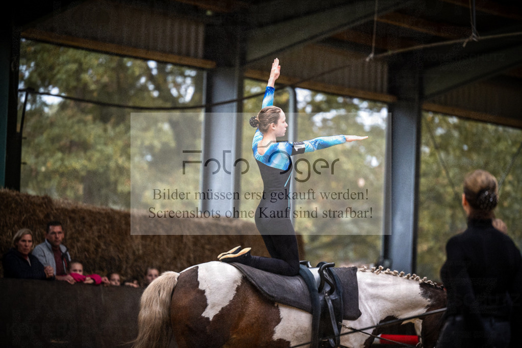DOS_0034 | Entdecke hochwertige Reitturnierfotos von Foto Oger. Professionell, emotional und authentisch – jetzt Lieblingsmomente im Shop bestellen.Deutschlandweite Turnierfotografie. - Realisiert mit Pictrs.com