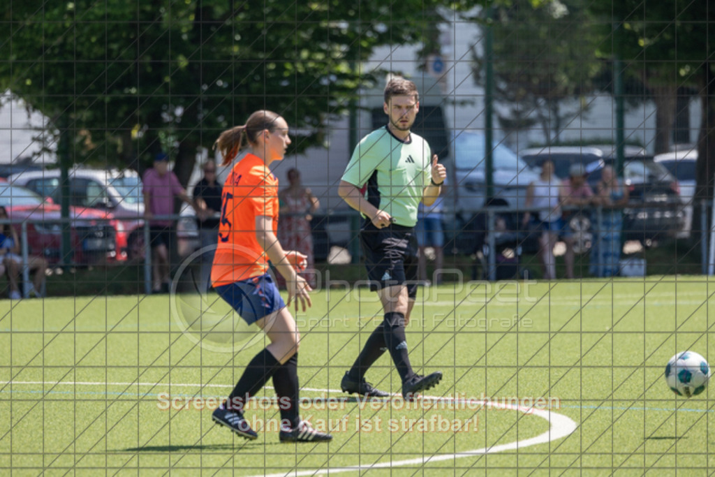 20250622_140508_0094 | #,ASV Eislingen (blau) vs. Tura Untermünkheim (orange), Fussball, Aufstiegsspiel in B-Juniorinnen-VS Nord Runde 2 - WfV, Saison 2024/2025, Kunstrasensportplatz im Ösch, Staufeneckerstraße, 73054 Eislingen, 22.06.2025 - 14:00 Uhr,Foto: PhotoPeet-Sportfotografie/Peter Harich