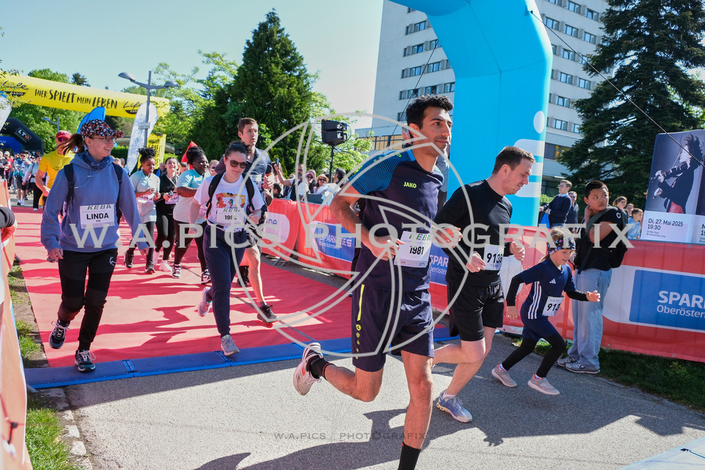 ..... | LINZ,AUSTRIA,27.April 24, Int. 3 Brückenlauf Linz  , Image shows: Photo: WAPICS / Michael ring