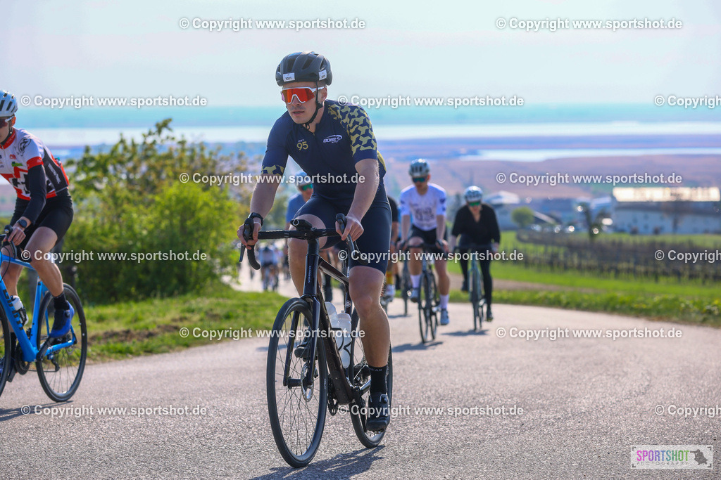 TRA_0167 | Neusiedlersee Radmarathon 2026@sportshot_your_pictrs #yourpictures#roadtowm2029 #nrm #neusiedlerseeradmarathon #neusiedlersee #neusiedlerseetourismus #burgenland #mörbisch #nrm26 #burgenlandtourismus #voglundco #poweredbyburgenlandtourismus #radsport #rad #marathon #ucigranfondo #visitburgenland #ucigranfondoworldseries