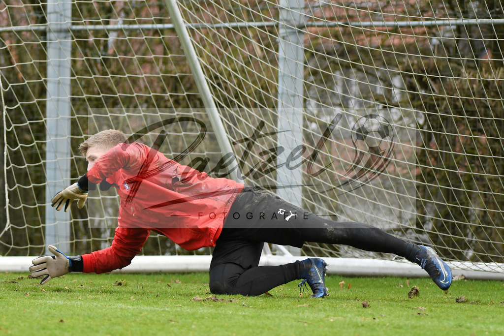 20200225_TRAOSN_0045 | Fussball, Herren: Torhueter Laurenz Beckemeyer (VfL Osnabrueck) in Aktion waehrend der Trainingseinheit des VfL Osnabrueck im Sportpark Illoshoehe am 25.02.2020 in Osnabrueck, Deutschland. - Realisiert mit Pictrs.com