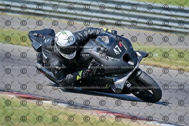 25bt04-0073 | markuskiefer.com - Realisiert mit Pictrs.com