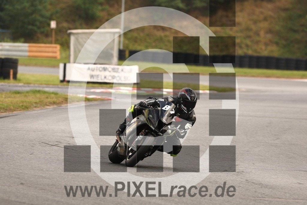 0087-20250908_11341 | Schöne Erinnerungen an spannende Momente - das festzuhalten ist unser Job. PIXELrace.de ist seit 2003 auf den Rennstrecken Europas unterwegs um die Action draußen beim Fahren und die wunderbare Stimmung imm Fahrerlager für euch einzufangen.