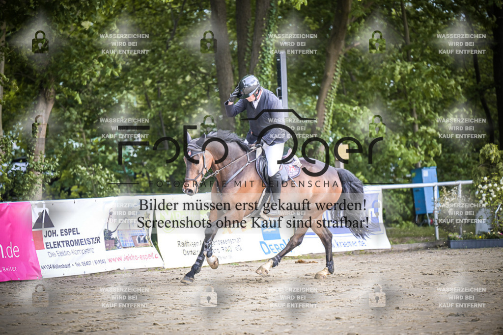 DOS_3091 | Entdecke hochwertige Reitturnierfotos von Foto Oger. Professionell, emotional und authentisch – jetzt Lieblingsmomente im Shop bestellen.Deutschlandweite Turnierfotografie. - Realisiert mit Pictrs.com
