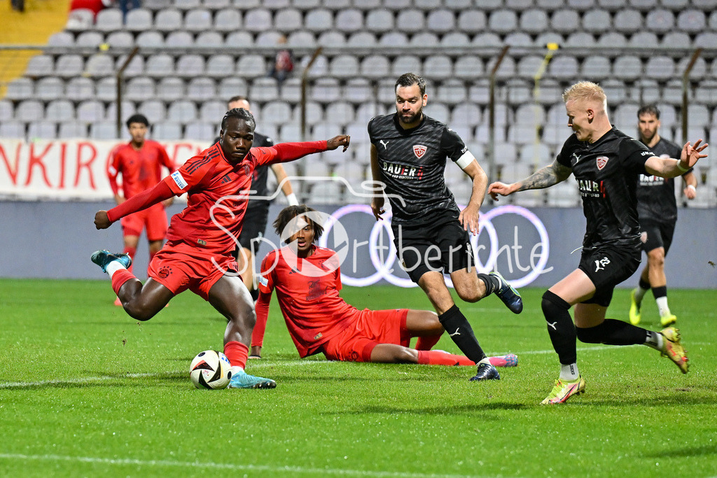 FC Bayern Amateure - TSV Buchbach | in dieser Szene trifft Nestory IRANKUNDA (FC Bayern München II #7) zum 1-0 fuer die Bayern Amateure / Regionalliga Bayern: FC Bayern München II - TSV Buchbach, Gruenwalder Stadion am 27.09.2024