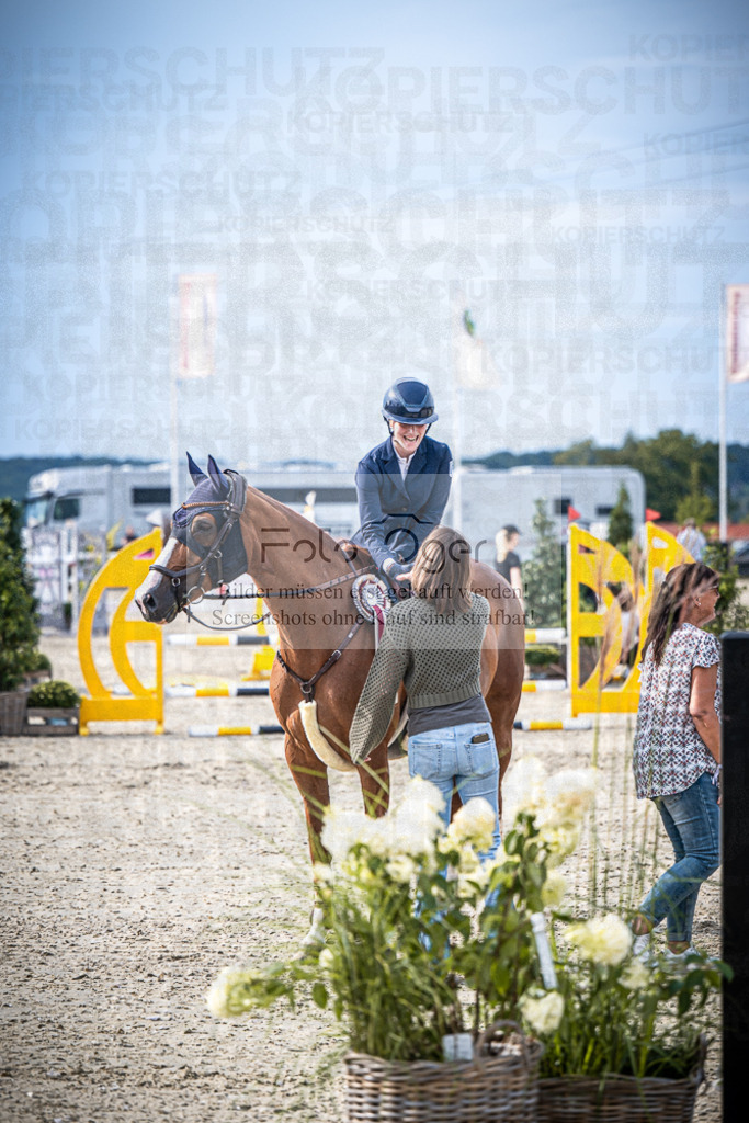 DOS_3148 | Entdecke hochwertige Reitturnierfotos von Foto Oger. Professionell, emotional und authentisch – jetzt Lieblingsmomente im Shop bestellen.Deutschlandweite Turnierfotografie. - Realisiert mit Pictrs.com