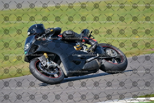 26BT01-1784 | 049 - Realisiert mit Pictrs.com