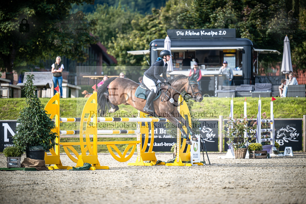 DOS_5991 | Entdecke hochwertige Reitturnierfotos von Foto Oger. Professionell, emotional und authentisch – jetzt Lieblingsmomente im Shop bestellen. - Realisiert mit Pictrs.com