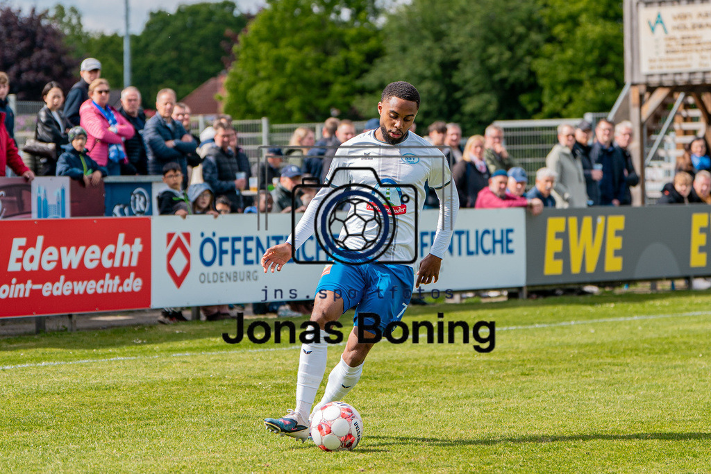 Fußball I Herren I Saison 2025-2026 I Regionalliga Nord I 34. Spieltag I SSV Jeddeloh II - SV Drochtersen-Assel I 03936 | Dominique Ndure (7, SSV Jeddeloh II) - Realisiert mit Pictrs.com