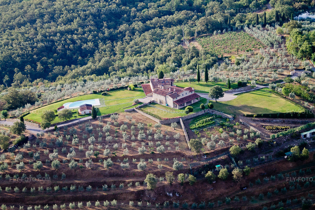 Aerial view: View of the town in Il Bastardo in the state Tuscany, Italy.Photo: IMG_43589.jpg taken on 07/27/2011 by Werner Riehm/FLY-FOTO.comResolution of the original: 4272 x 2848 px